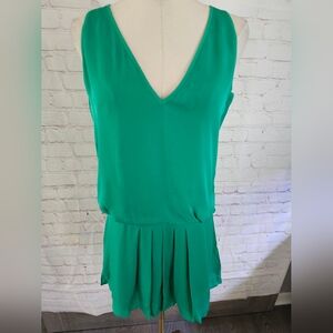 Bebe Silk V-Neck Sleeveless Dress w/ Pleated Skirt | Kelly Green | XS | EUC